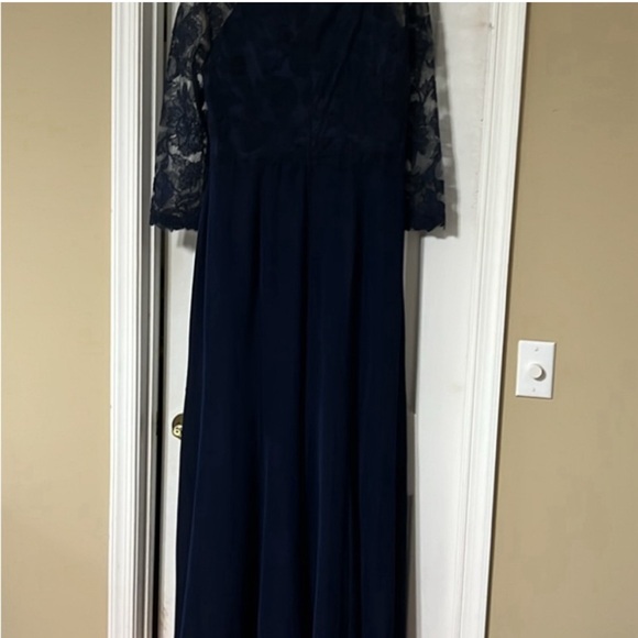 Tadashi Stoji Navy evening gown, size 16. - Picture 1 of 3